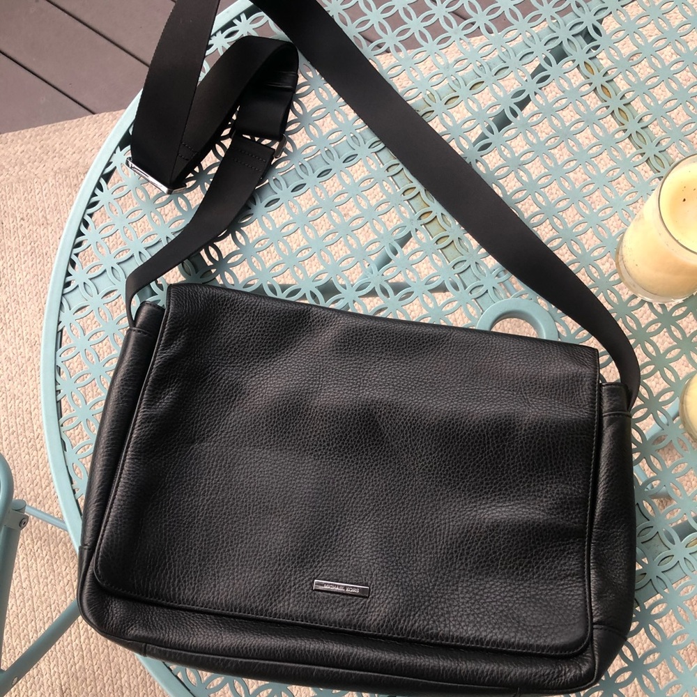 Men’s Michael Kors messenger bag!!